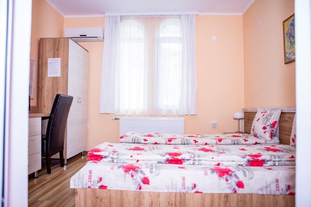 Lucky 2 Hotel Pavel Banya Eksteriør billede