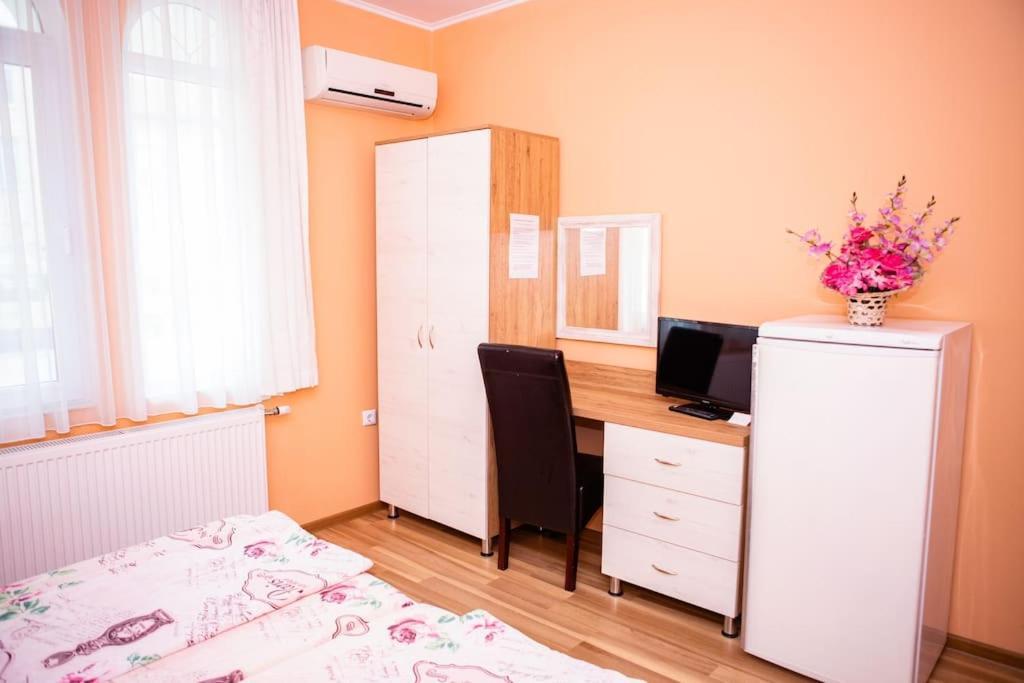 Lucky 2 Hotel Pavel Banya Eksteriør billede